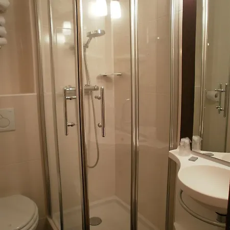 Hotel Inn Design & Restaurant Alencon Hotel 2*